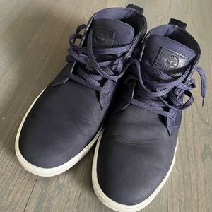 Men’s size 10.5 timberland shoes. Navy color.